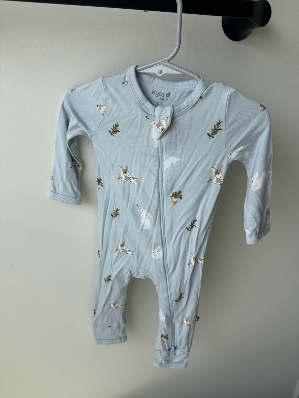 Kyte Ice rabbit zip romper